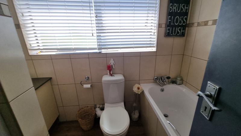 3 Bedroom Property for Sale in Reebok Western Cape